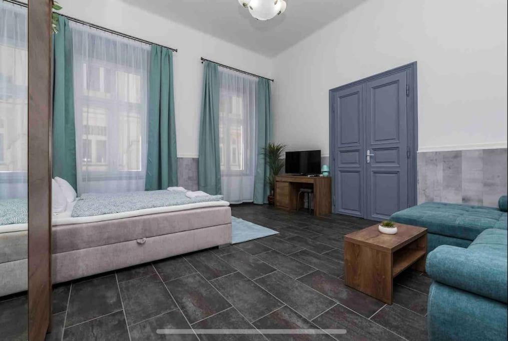 D3 Basilica Luxury Spacious Free Parking For 1 Car Boedapest Buitenkant foto